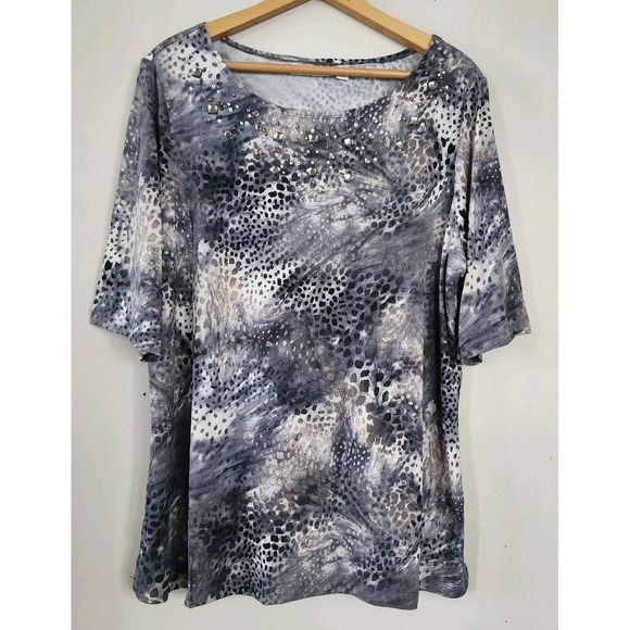 Susan Graver Tops - NWT Susan Graver Liquid Knit Womens 1X Animal Print Rhinestone Accent Top Blouse